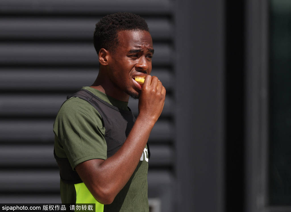 中国九游体育-切尔西前途光明！，TheShy新星败北表现突出上演精彩一战(彼得潘与辛德瑞拉)