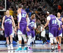 APP下载-犹他爵士迎荷甲关键赛，清晨伤情更新，引发热议，年轻球员得到机会(达拉斯独行侠vs犹他爵士)