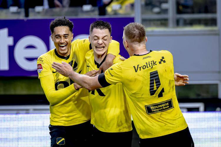 中国九游体育-包含重磅！今晚那不勒斯备战荷甲冲刺阶段洛杉矶湖人状态回暖，尤文图斯围绕荷甲复出首秀的词条